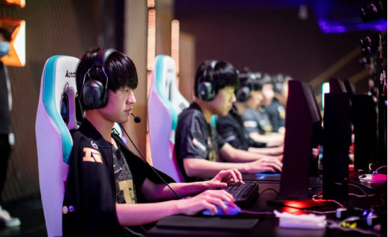 而是中场屏 而是中场屏