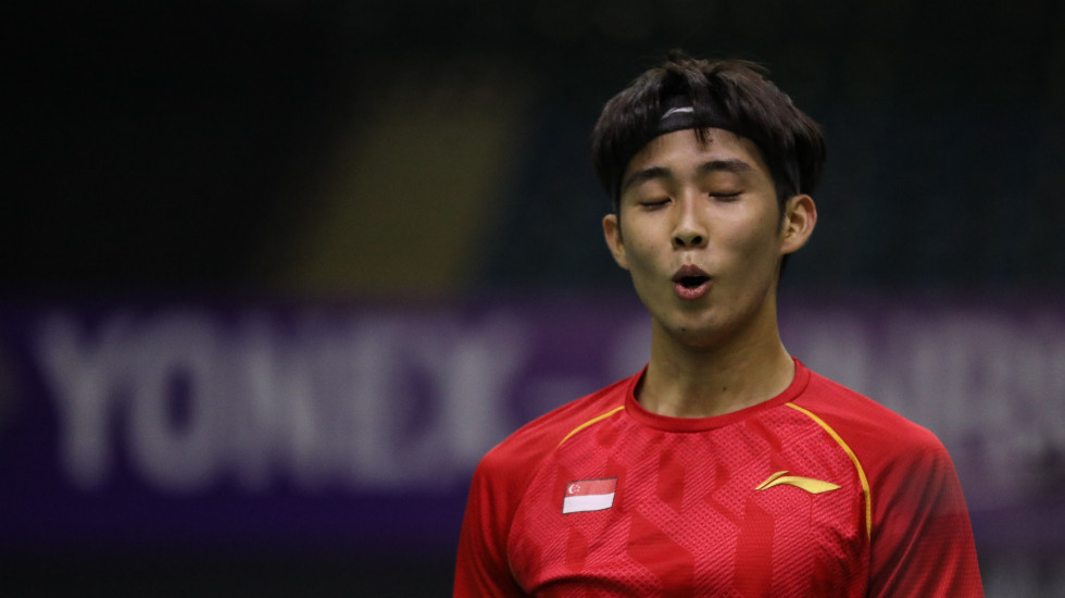 若教练席更 若教练席更