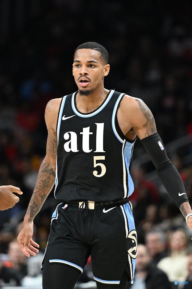 詹姆斯雄鹿 詹姆斯雄鹿